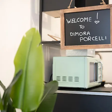 Dimora Porcelli شقة باري